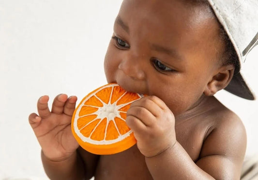 Juguetes ideales para un bebé de 2 meses: te ayudamos a elegirlos