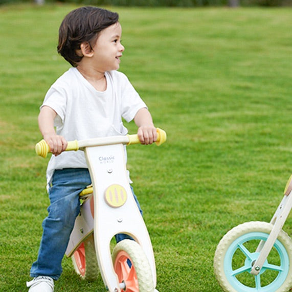 Bicicleta sense pedals pastel