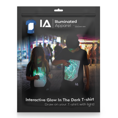 packaging de la camiseta azul interactiva con panel fosforescente Illuminated Apparel
