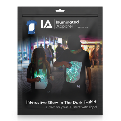 packaging de la camiseta azul interactiva con panel fosforescente Illuminated Apparel
