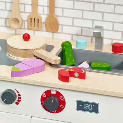 detalle del fregadero de la cocinita de madera Cocina del Chef Classic World