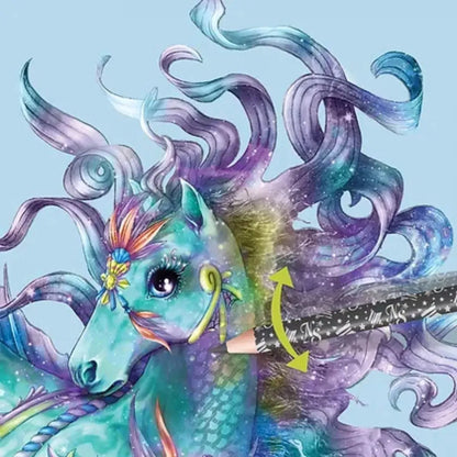 Detalle dibujando con el cuaderno de bocetos creativos Caballos Nebulous Stars