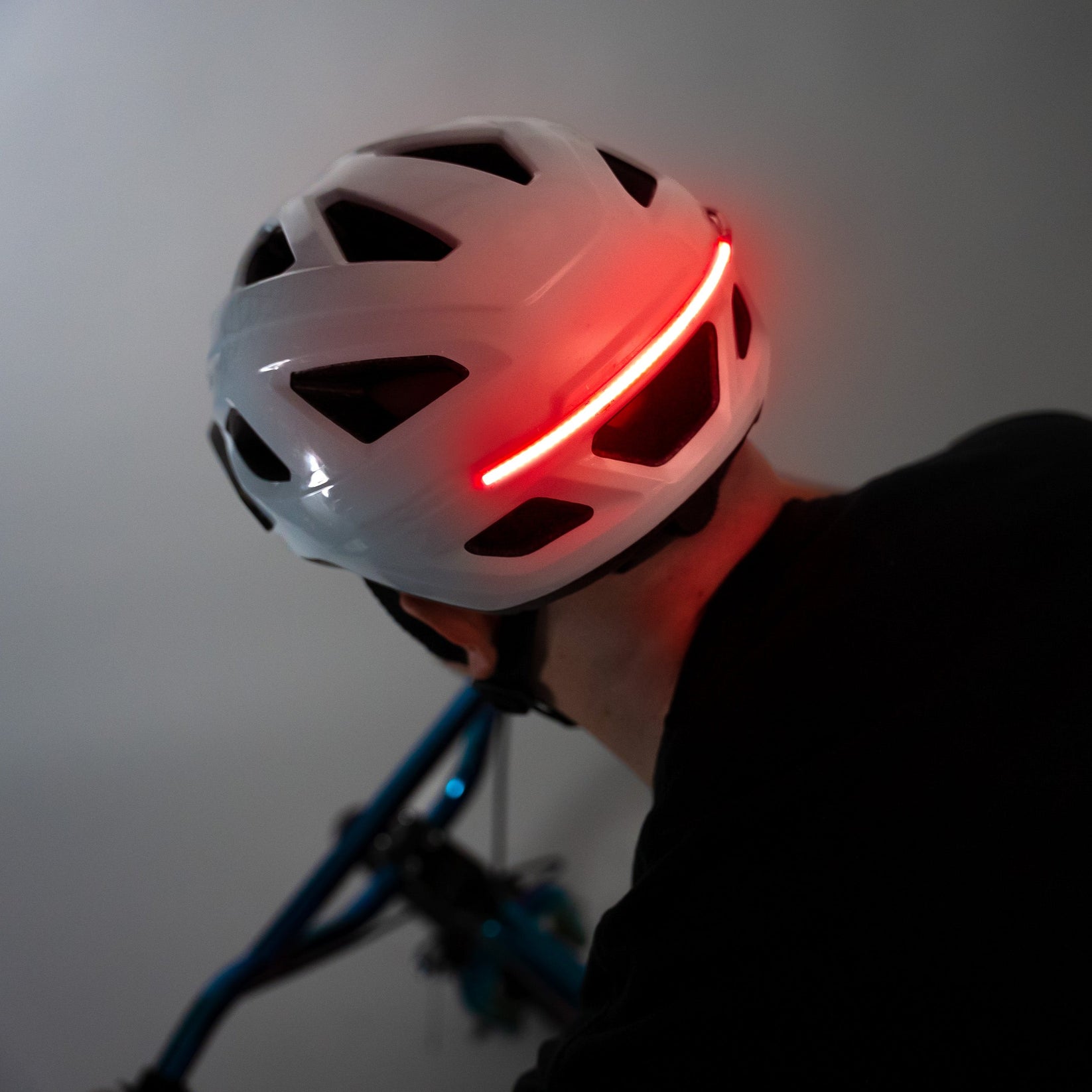 Luz LED roja para casco de bicicleta para niños y adultos, de la marca Brightz 