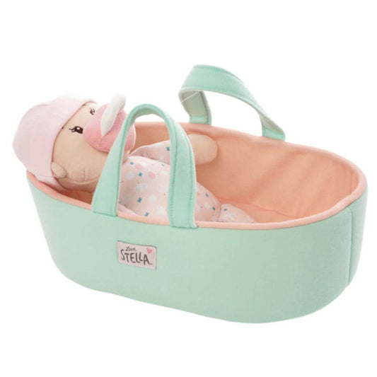 mi primera muñeca de tela blandita Love Stella Manhattan Toy con capazo verde
