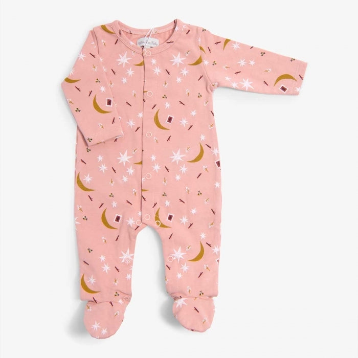 pijama de algodón para bebés de color rosa con estrellas de Moulin Roty
