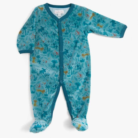 Pijama de terciopelo para bebé azul con estampado de sabana, vista frontal