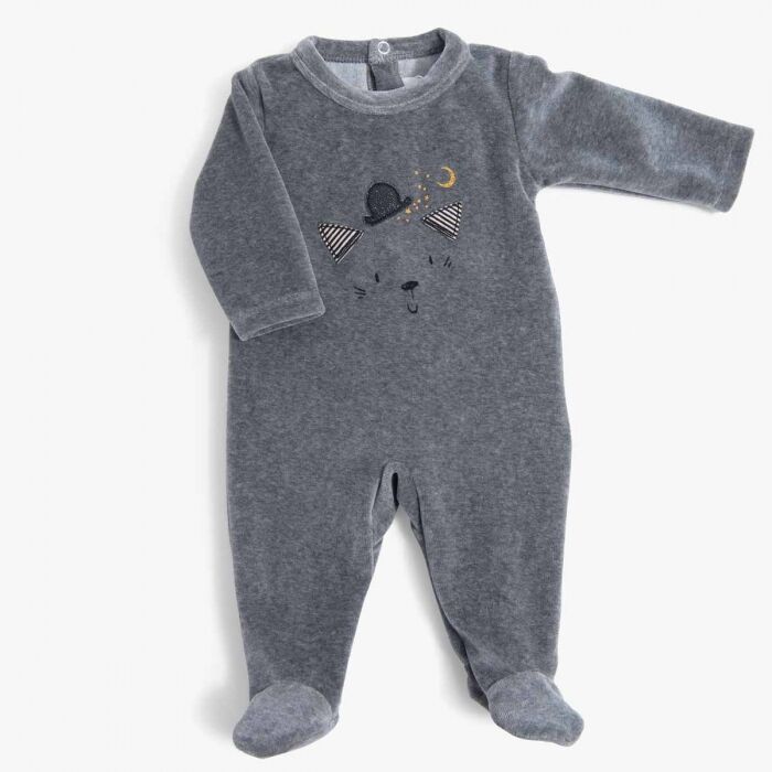 Pijama de terciopelo para bebé gris con cara de gato bordada, vista frontal