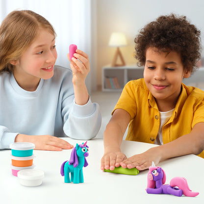 niños modelando plastilina Hey Clay unicornio Sunny con app en tableta