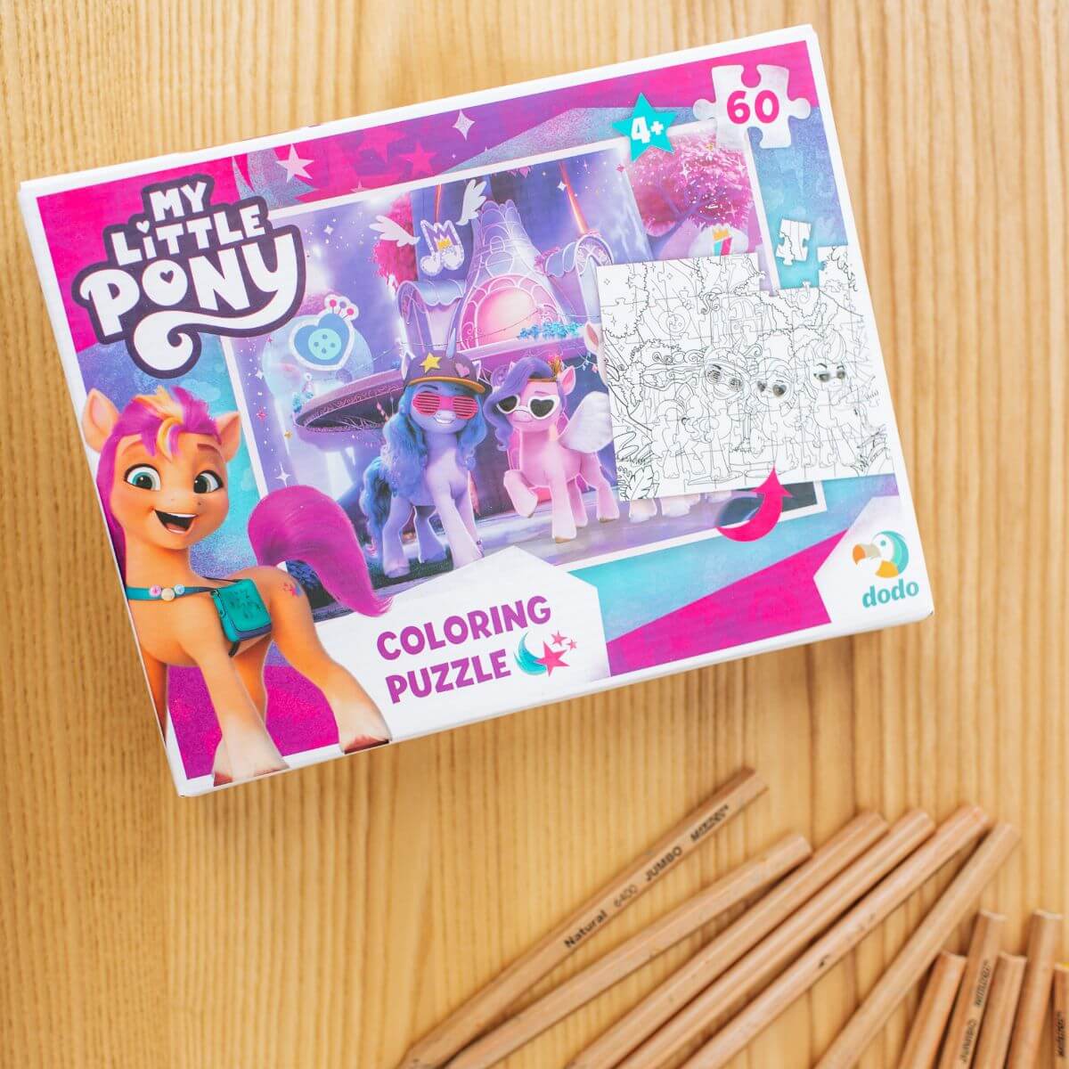 Detalle de la caja y lápices de colores de Puzzle 2 en 1 para colorear My Little Pony Fashion (60 piezas) 