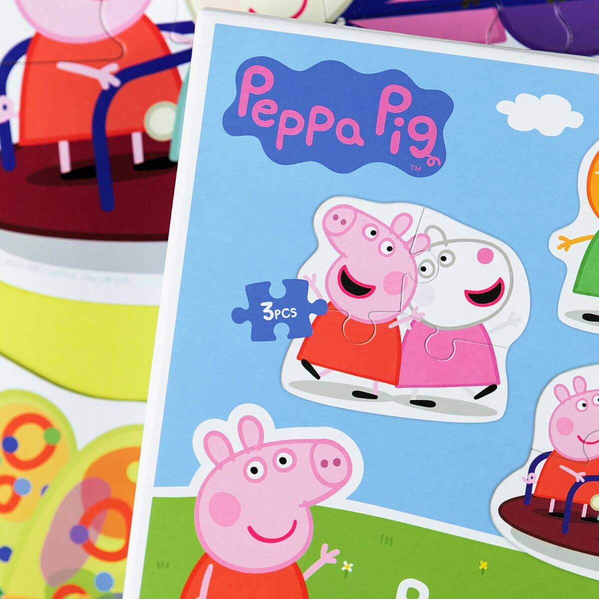 Detalle de la caja del Puzzle evolutivo 3 en 1 Peppa Pig Amigos de Dodo