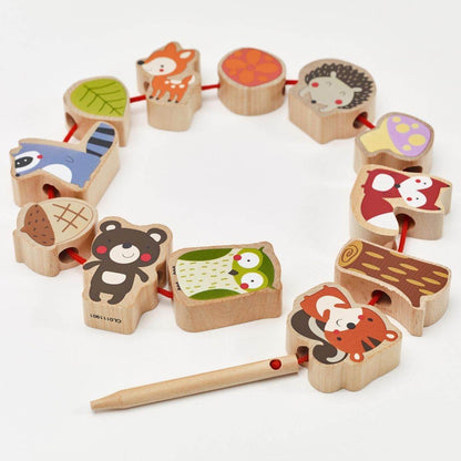 figuras de madera de animales del bosque del juego de ensartar Classic World dispersas